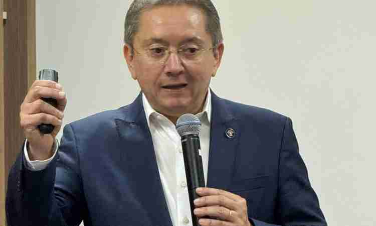 Presidente do Instituto Empresariar aborda desafios na sucessão das construtoras durante palestra no Sinduscon-CE